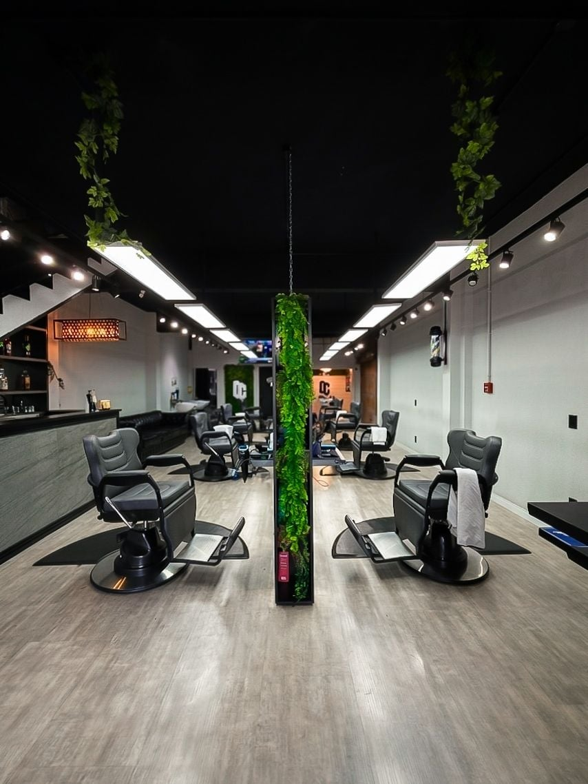 Cadeiras OWN Barber Club